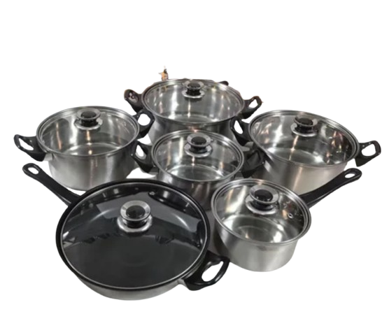 6 grandes casseroles de cuisine et 1 moulinex manuel.