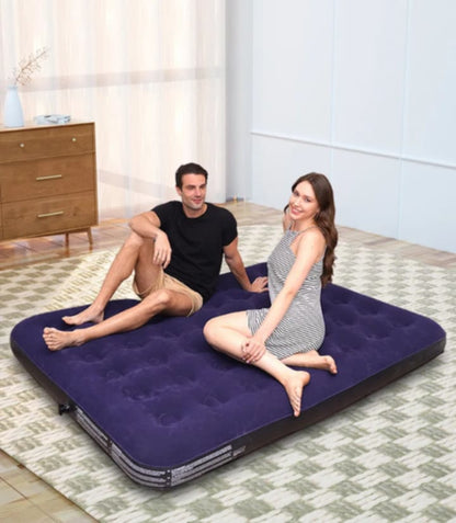 Matelas gonflable 2 places avec pompe manuelle